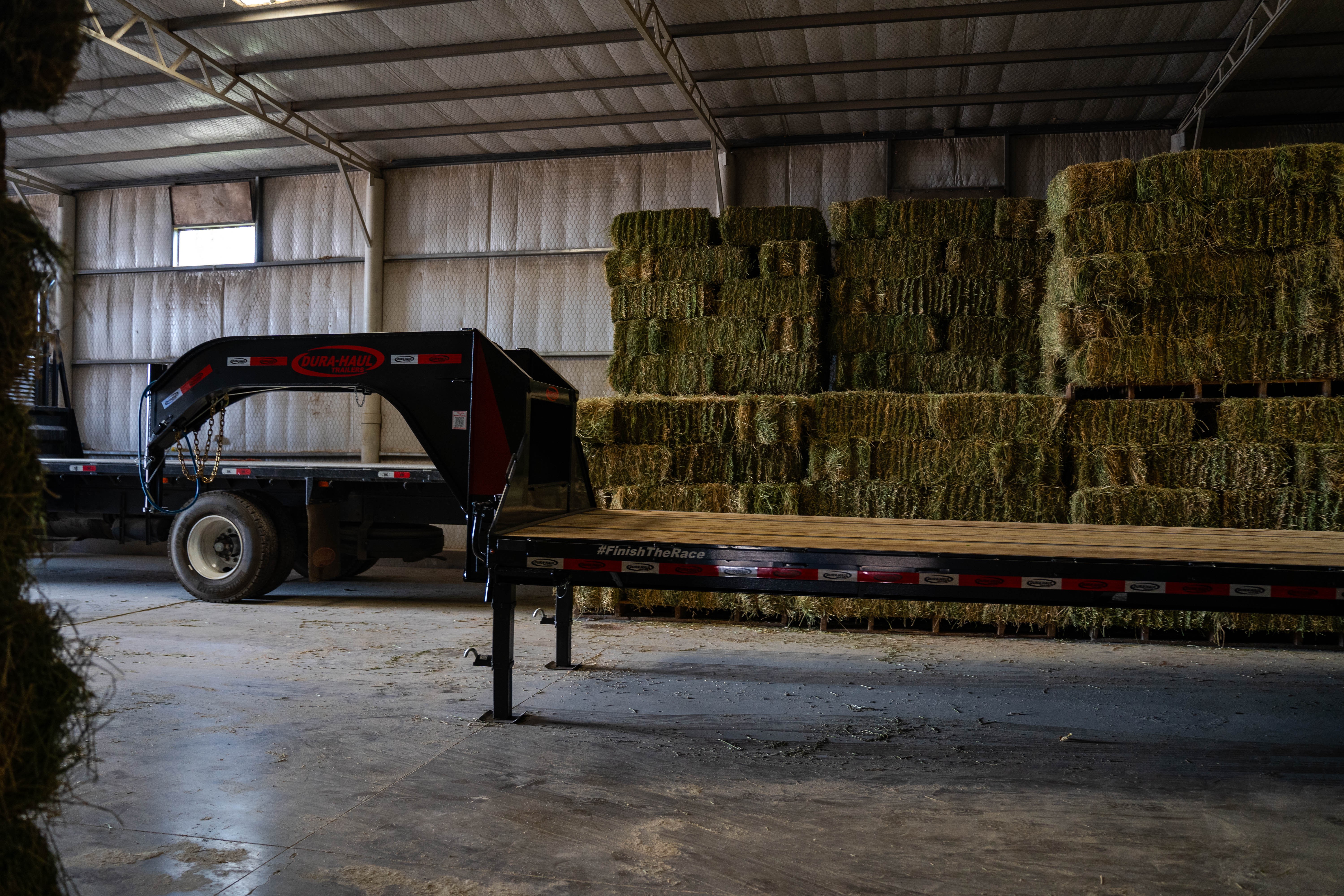 2026 DuraHaul Deckover 35' Gooseneck Mega Ramps 7k Axles